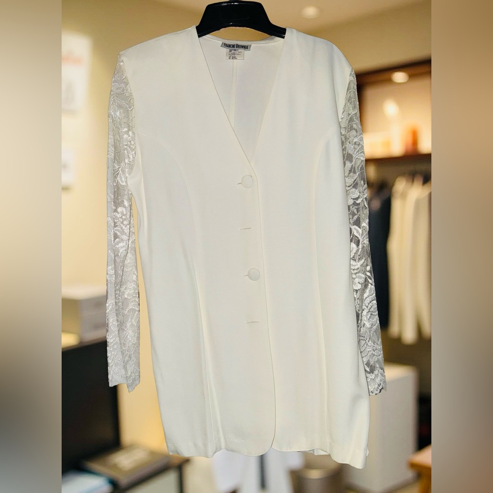 Jones New York Ivory Robe with Metallic Lace Sleeves
